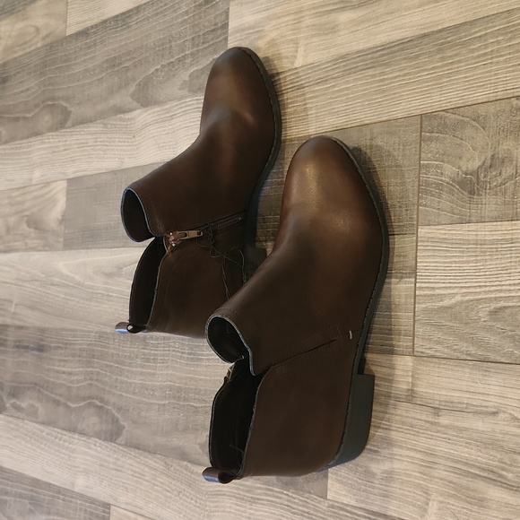 American Rag Cadee Ankle Bootie‎ in Brown Size 10 - Picture 3 of 12